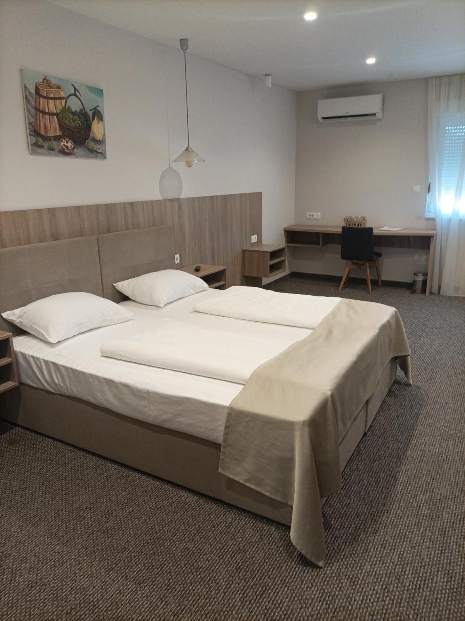 Hotel Storia Capljina Bagian luar foto